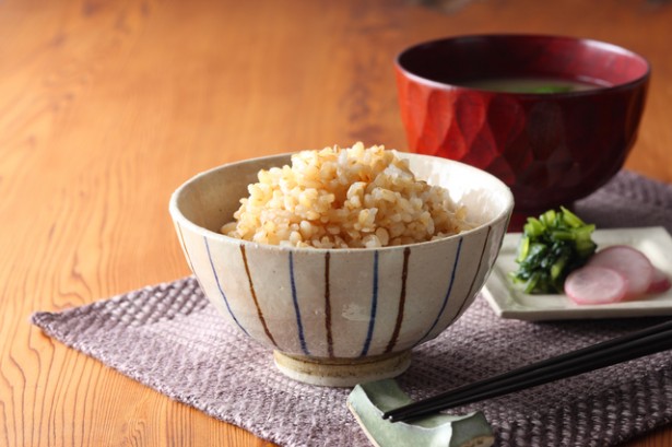 体に良いはずの食材が“毒”に!? 玄米を浸水させる“本当の理由”が衝撃的 | NewsWalker