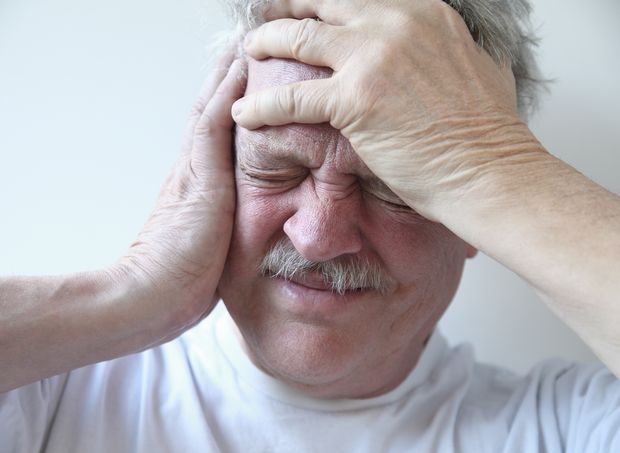 年末年始は実家のお風呂を要チェック! 冬の温度差でリスクが高まる「脳卒中」の症状とは (1/2) 〈dot.〉|AERA dot. (アエラドット)