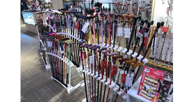転ばぬ先のステキな杖　こだわりの1本で外出楽しく｜ヘルスＵＰ｜NIKKEI STYLE
