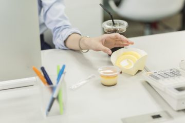 チョコレートのニュース - ケーキとプリン、どっちがマシ？コンビニおやつ“美容にマシな”選び方 - 最新グルメニュース一覧 - 楽天WOMAN