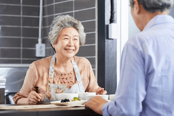 高齢者の多くが低栄養!? 「シニア食事日記調査」で見えた課題と対策 | 認知症ねっと