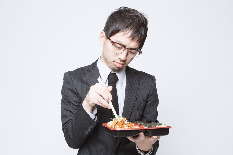 コンビニ飯も「妥協」じゃない！ 忙しい新社会人なら知っておくべき食の基本 - KAI-YOU.net
