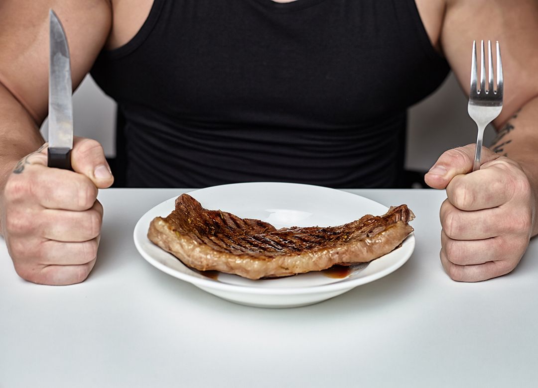 「筋トレ後にステーキ」は大間違いな理由 | プレジデントオンライン