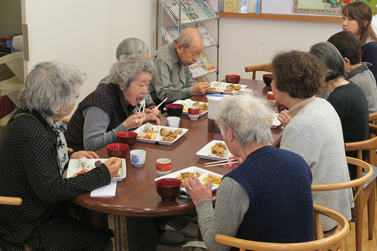 孤食は肥満や低体重、うつにも　いかにリスク回避するか｜ニフティニュース