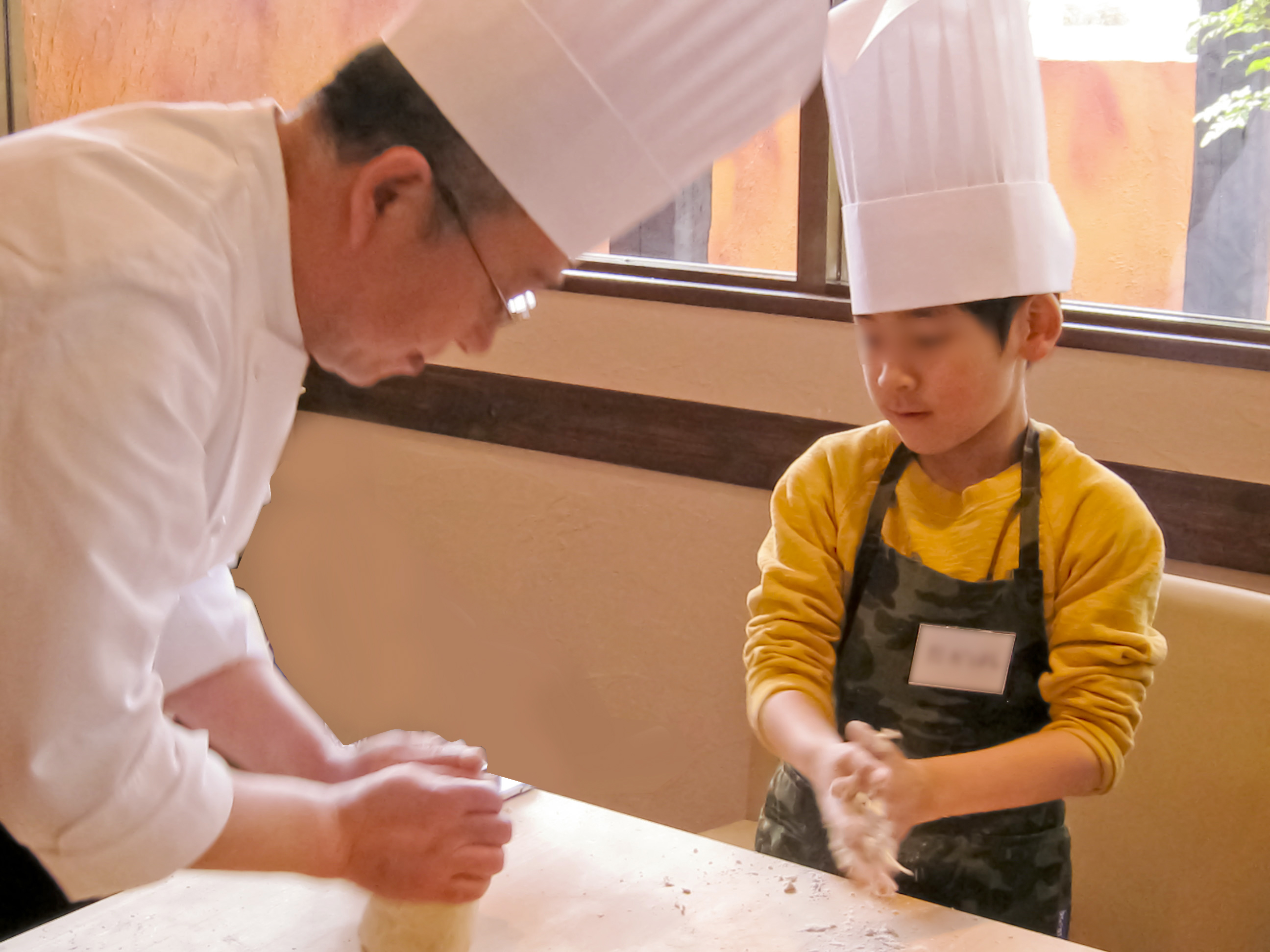 シェフに学んで“おうちレストラン”小学生対象の食育プロジェクト「放課後ニョッキ作り体験」｜ジローレストランシステム株式会社のプレスリリース