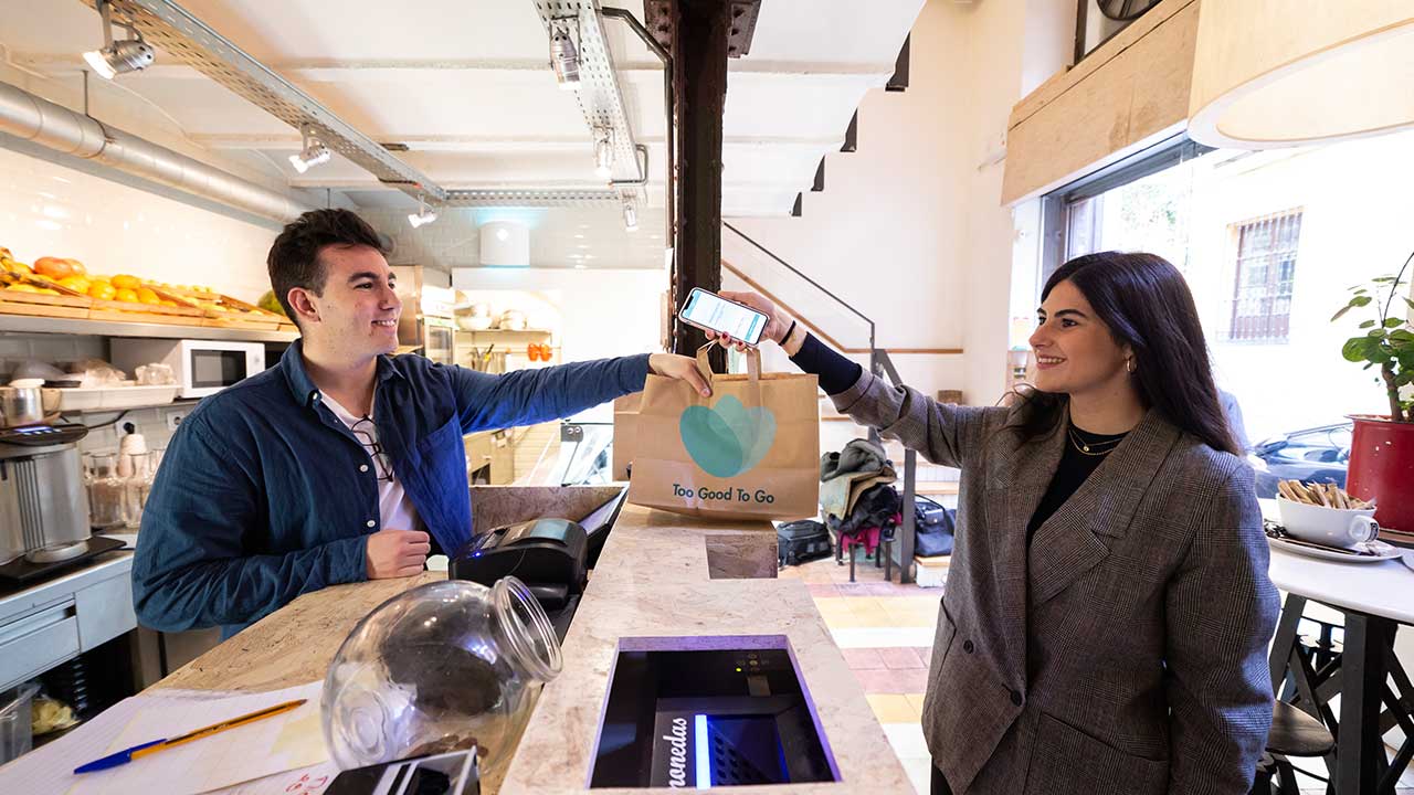 食品ロスを減らすアプリ「Too Good To Go」とは：日経クロストレンド