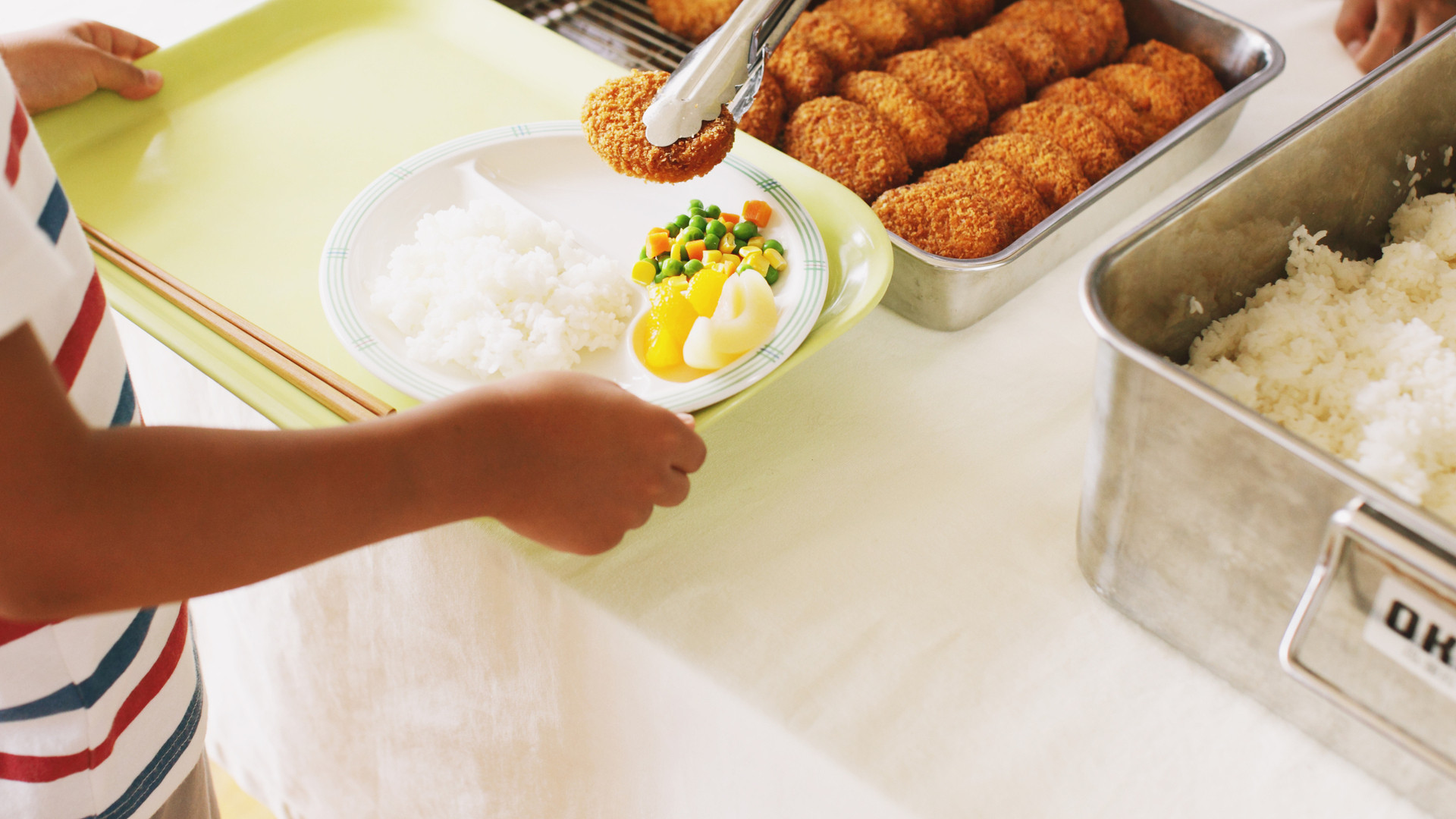 世界3億6800万人が給食を食べられず「子どもには食べ物を大切にと言っているのに…」廃棄 新型コロナ(井出留美) - 個人 - Yahoo!ニュース