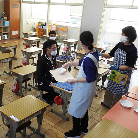 学校給食、手探りの感染対策　６月再開不安拭えず | 岐阜新聞Web