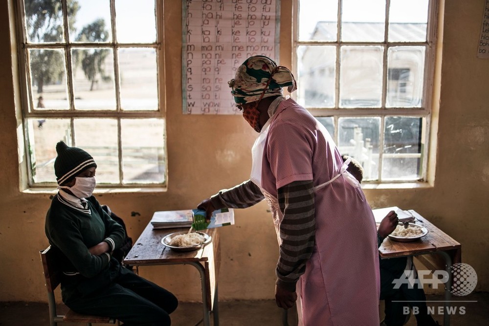 学校閉鎖が奪う教育と食事、新型コロナ 南ア　写真18枚　国際ニュース：AFPBB News