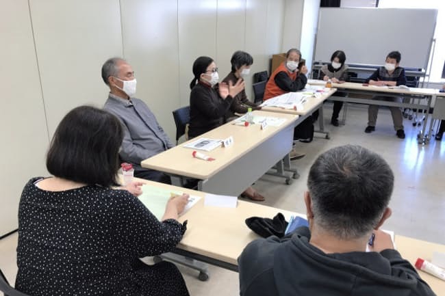 認知症ケアする家族　コロナで増す負担、生活どう守る