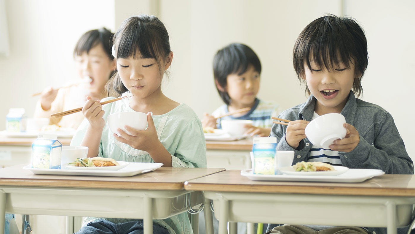 学校給食の配食問題（１）給食が等しく分けられていない！ 児童間で大きなばらつき