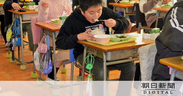 給食、再開祝ってポークカレー　台風から1年4カ月ぶり [新型コロナウイルス]：朝日新聞デジタル