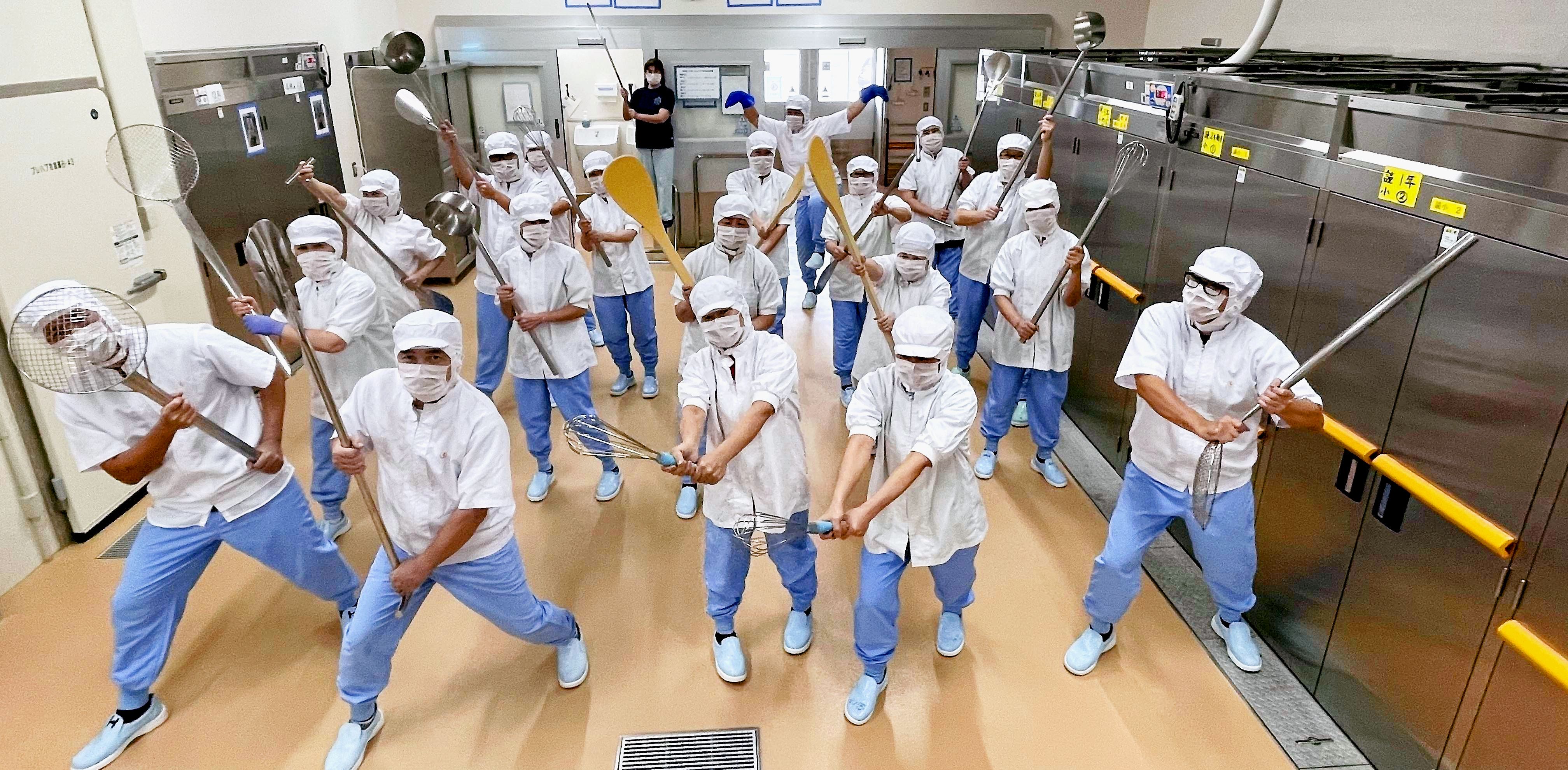 炭治郎と同じ市松模様のご飯 煉獄が好きなみそ汁 「鬼滅」がテーマの給食で受験生を応援