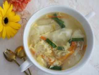 ワンタンの皮スープ…なぜ「皮」 給食ならではの事情 : yomiDr./ヨミドクター（読売新聞）