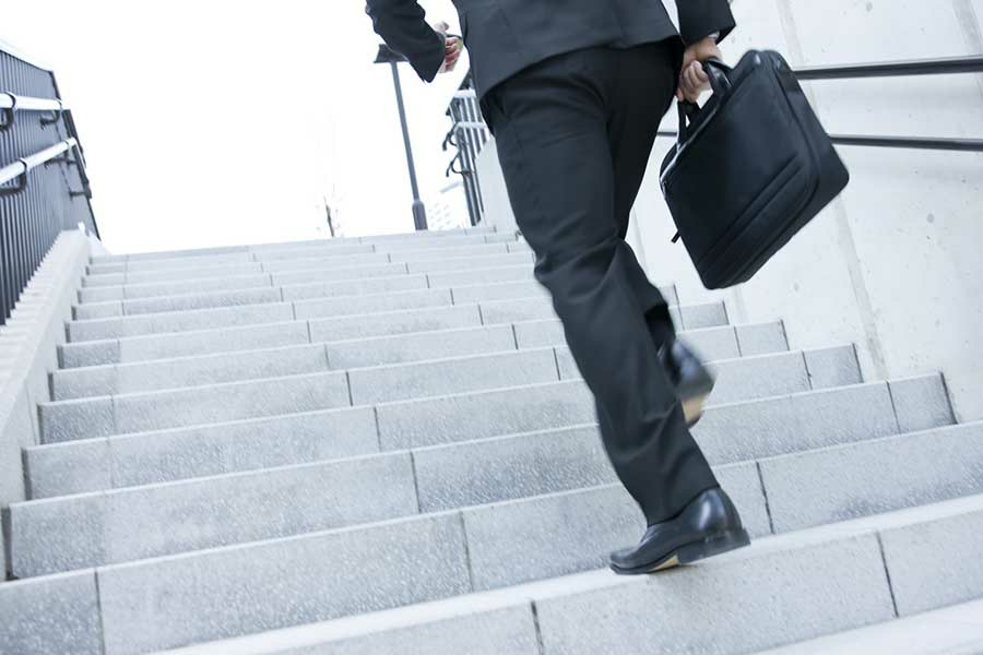 「すぐに疲れる」大人の体力不足を解消　通勤時からできる「プラス・ワン」運動法とは | THE ANSWER スポーツ文化・育成＆総合ニュースサイト
