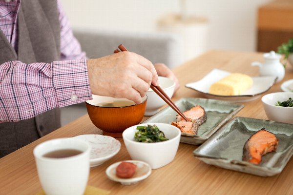 栄養バランスのニュース - 高齢者の粗食は百害あって一利なし、炭水化物も摂取すべき - 最新ライフスタイルニュース一覧 - 楽天WOMAN