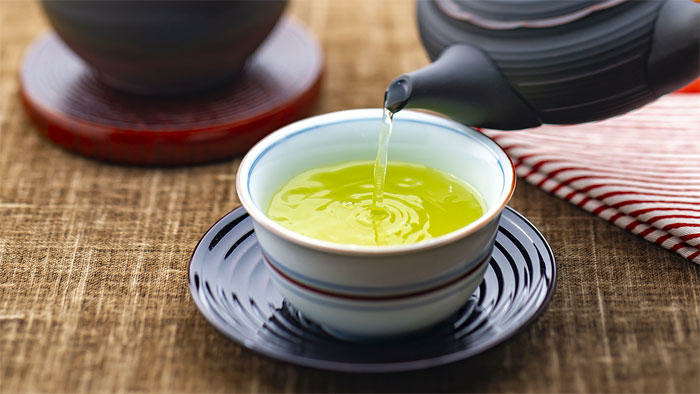 緑茶をよく飲む高齢者はフレイルが少ない　女性では前期高齢者でも有意　亀岡スタディの解析結果