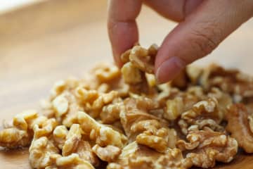 “クルミ”アレルギーが約10年で10倍超の急増…「木の実類」が「小麦」抜き、原因の3位になった理由を専門医に聞いた (2022年5月9日) - エキサイトニュース