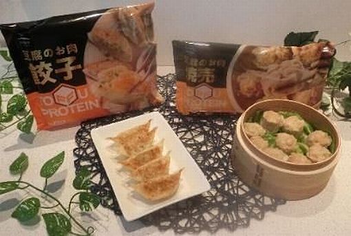 アサヒコ「豆腐バー」新商品、「豆腐のお肉」使用した冷凍餃子・焼売を発表、プラントフォワード事業戦略発表、「たん白質のダイバーシティ」を提案｜食品産業新聞社ニュースWEB