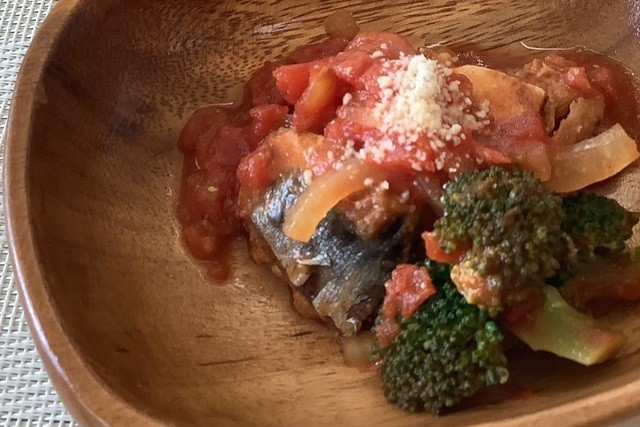 フレイルおいしく予防　缶詰使ってサバのトマト煮　たんぱく質がとれる超簡単レシピ