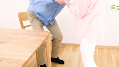 原因は酒の飲み過ぎ？ 「アルコール性認知症」とはどういもの？ ｜ Mocosuku（もこすく）