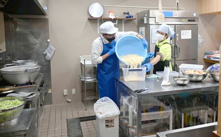 「おいしくておかわりした」学童クラブで給食　沖縄料理や恵方巻きも　アレルギーに対応　沖縄・浦添市（沖縄タイムス） - Yahoo!ニュース