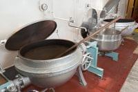 大量調理のコツと家庭料理との違い