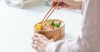 クックパッドニュース：［食中毒予防のお弁当作り］手指の傷を介して発生する食中毒に注意！ - 毎日新聞