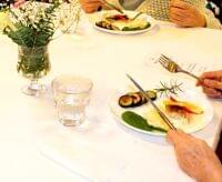 高齢者施設でフレンチのフルコース 小食のお年寄りもペロリ