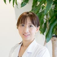 泊 真希子