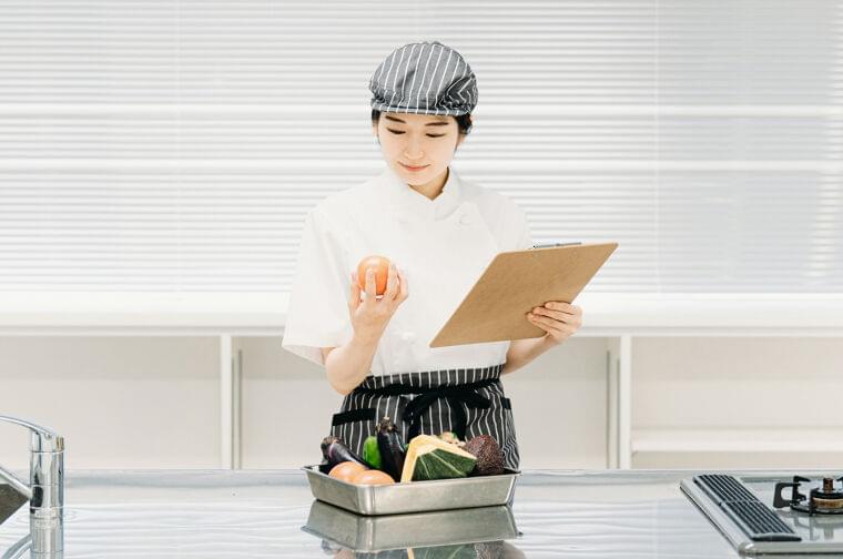 給食の献立・メニュー作成の工夫や悩みを聞いてみた