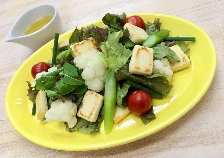 【管理栄養士監修レシピ】こうや豆腐のビーガンサラダ