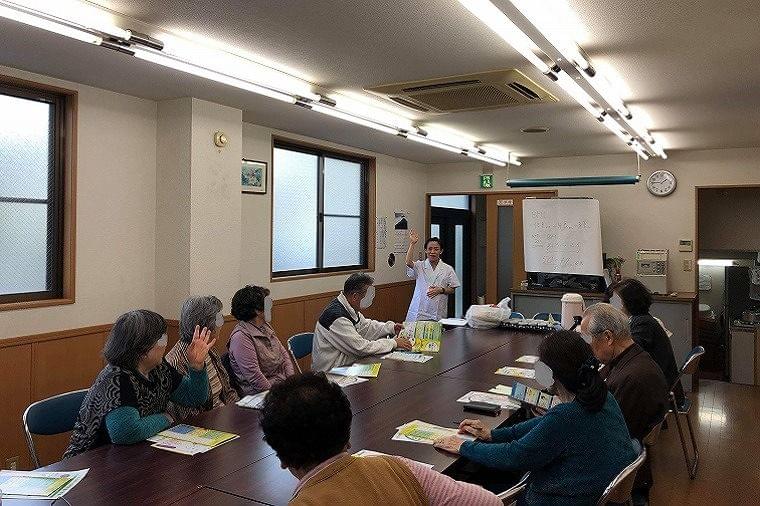 地域サロンでシニア対象の栄養講座を開催