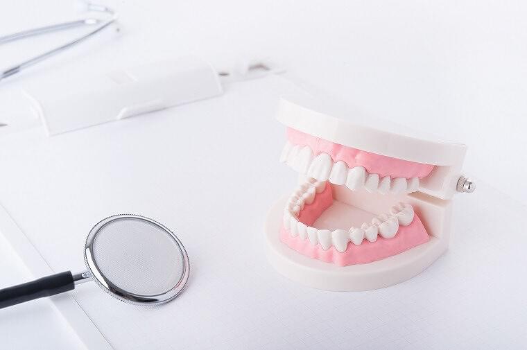 オーラルフレイルの初期症状のチェックに役立つ歯科的視点