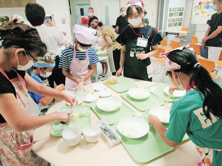 夏休み 給食を知ろう 調理機体験や災害時の備えを学ぶ 八王子で食育イベント開催中:東京新聞 TOKYO Web
