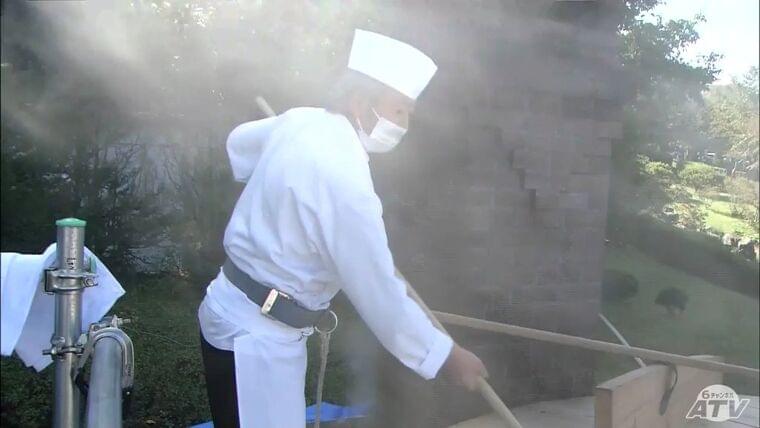 ド迫力の縄文鍋で「せんべい汁」2800食調理!3連休最終日・秋空の下 郷土料理求め長蛇の列(ATV青森テレビ) - Yahoo!ニュース