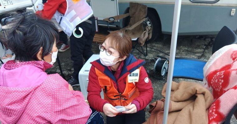 全国から駆けつけた「動く薬局」 被災地の薬不足、処方を支援 | 毎日新聞