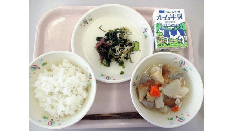 福岡・みやま市の小学1年男児、給食を喉に詰まらせ死亡…ウズラの卵で窒息か : 読売新聞