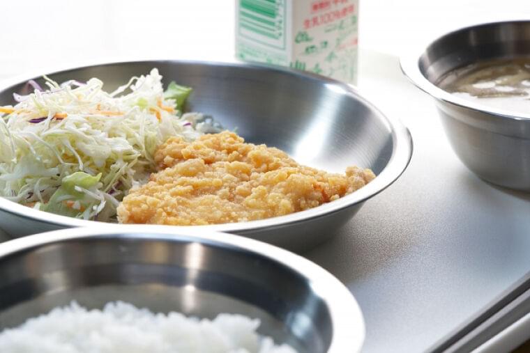 「うずらの卵」で小1児童が窒息死、学校給食有識者が語る対応策 | 食品産業新聞社ニュースWEB