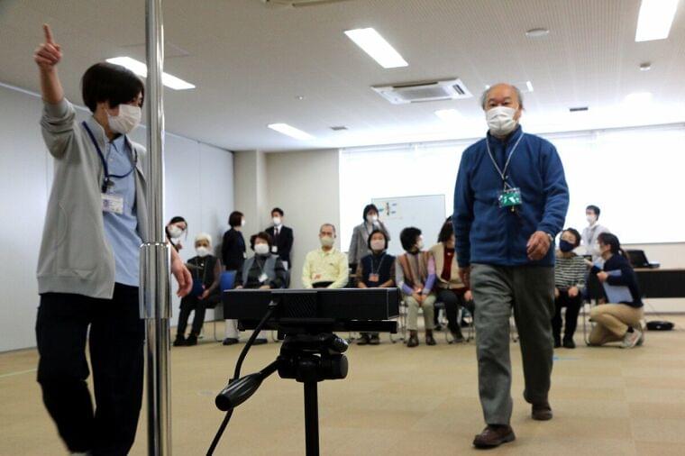 高齢者のフレイル予防へ歩いて測定 広島市がスタート|47NEWS(よんななニュース)