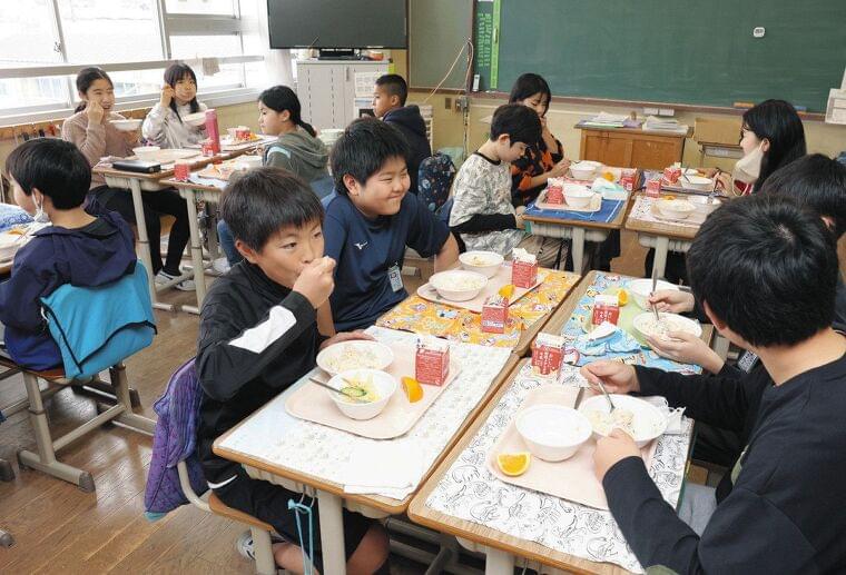 「日本一おいしい給食」足立区の挑戦 えびクリームライス大人気 食べ残し激減 コンビニ進出も:東京新聞 TOKYO Web
