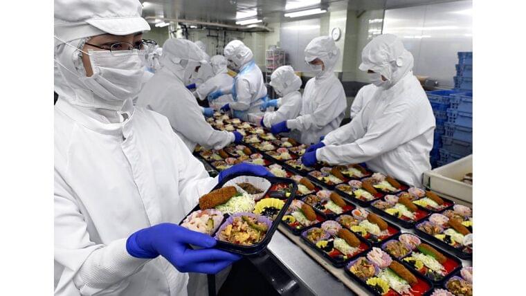 悩ましい「夏休みの壁」に打開策、学童で広がる昼食提供…共働きの女性「本当にありがたい」 : 読売新聞