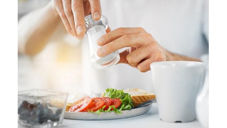 減塩など食事制限が厳しい日本 糖尿病や高血圧の高齢者にも食事制限しないスウェーデン なぜ違う? | ヨミドクター(読売新聞)