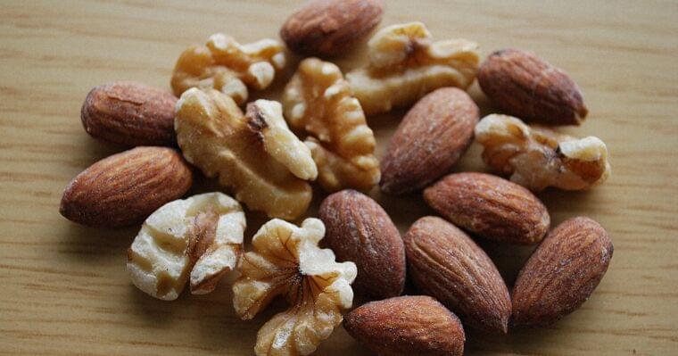 増加するナッツアレルギー 乳幼児期の対策に効果?最新の研究動向 | 毎日新聞