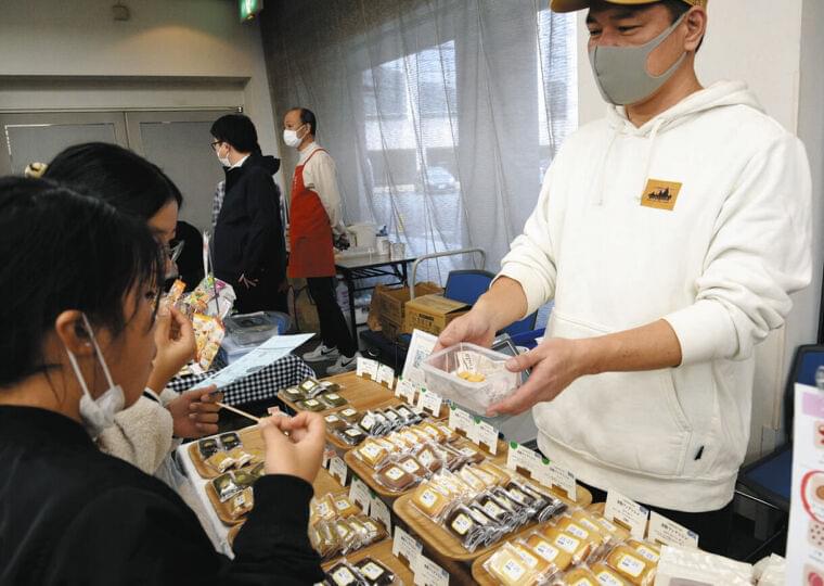 アレルギー対応のレトルトなどは増えたけれど、外食先探しは大変 「一緒に食事を楽しめる社会に」 | 東京すくすく