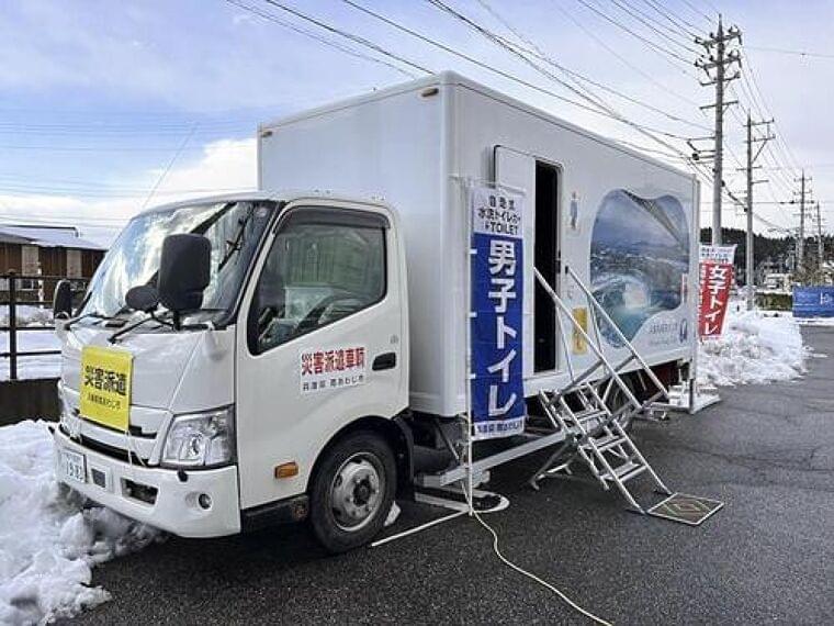 トイレカー、冷暖房・温水洗浄便座付きで災害時も快適に…自治体からの注文急増 | ヨミドクター(読売新聞)