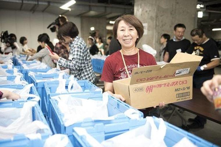 “貧困いじめ”から救う…文京区「こども宅食」現場をルポ - 女性自身