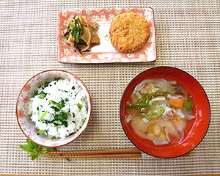 栄養教諭とシェフが地場産献立開発 しあわせ元気給食 | 教育新聞 電子版