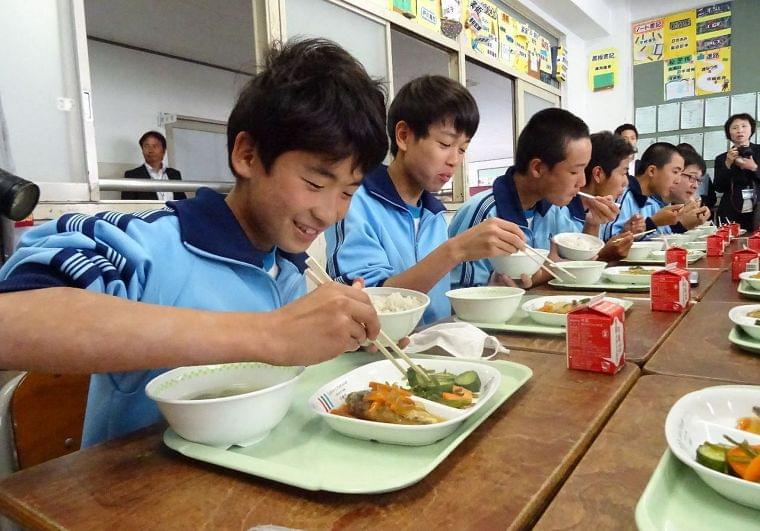 栄養満点、タニタの給食　川崎市立中に登場｜カナロコ｜神奈川新聞ニュース