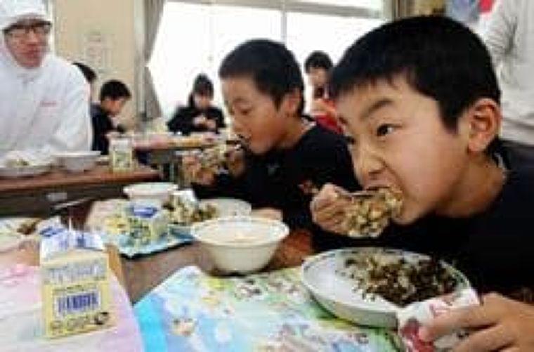 小学校給食にミシュラン二つ星の味 食育授業で - 神戸新聞